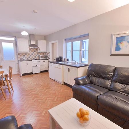 Ocean Breeze Apartment Lahinch Exterior photo